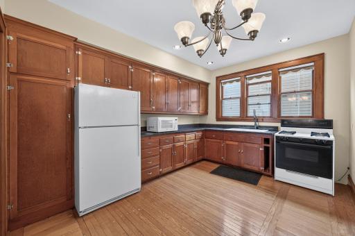 702 4th Street E, Saint Paul, MN 55106
