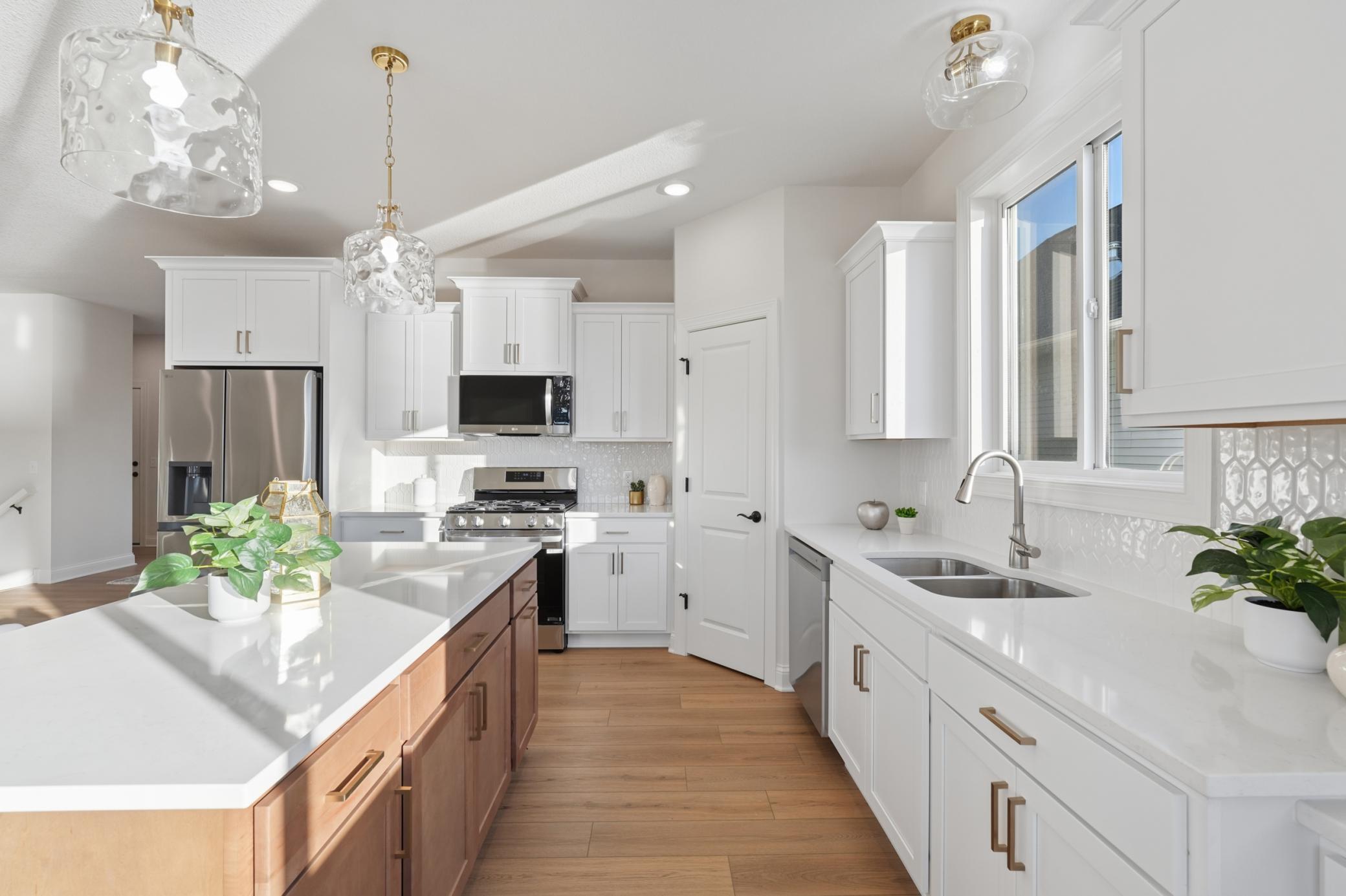 1703 Spruce St 014_ZNzh.jpg