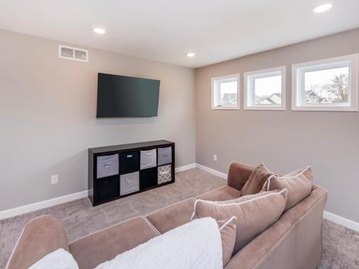 6380 Apple Court, Inver Grove Heights, MN 55077