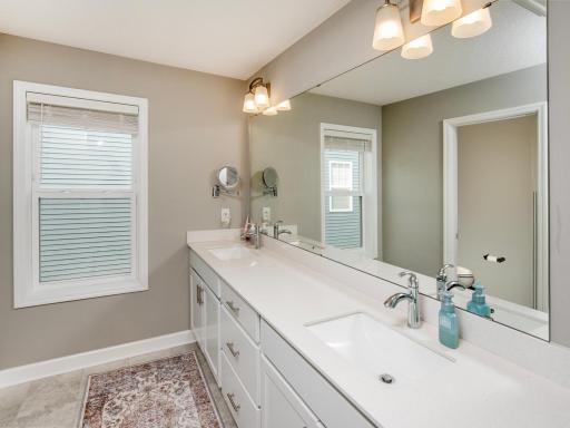 6380 Apple Court, Inver Grove Heights, MN 55077