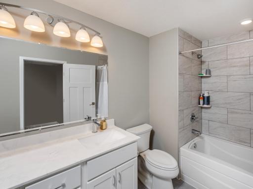6380 Apple Court, Inver Grove Heights, MN 55077