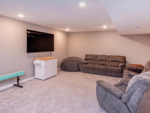 6380 Apple Court, Inver Grove Heights, MN 55077