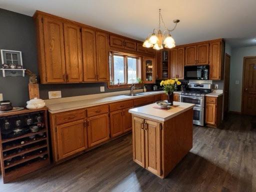 Everyday living or entertaining, the kitchen is built to stand the test of time