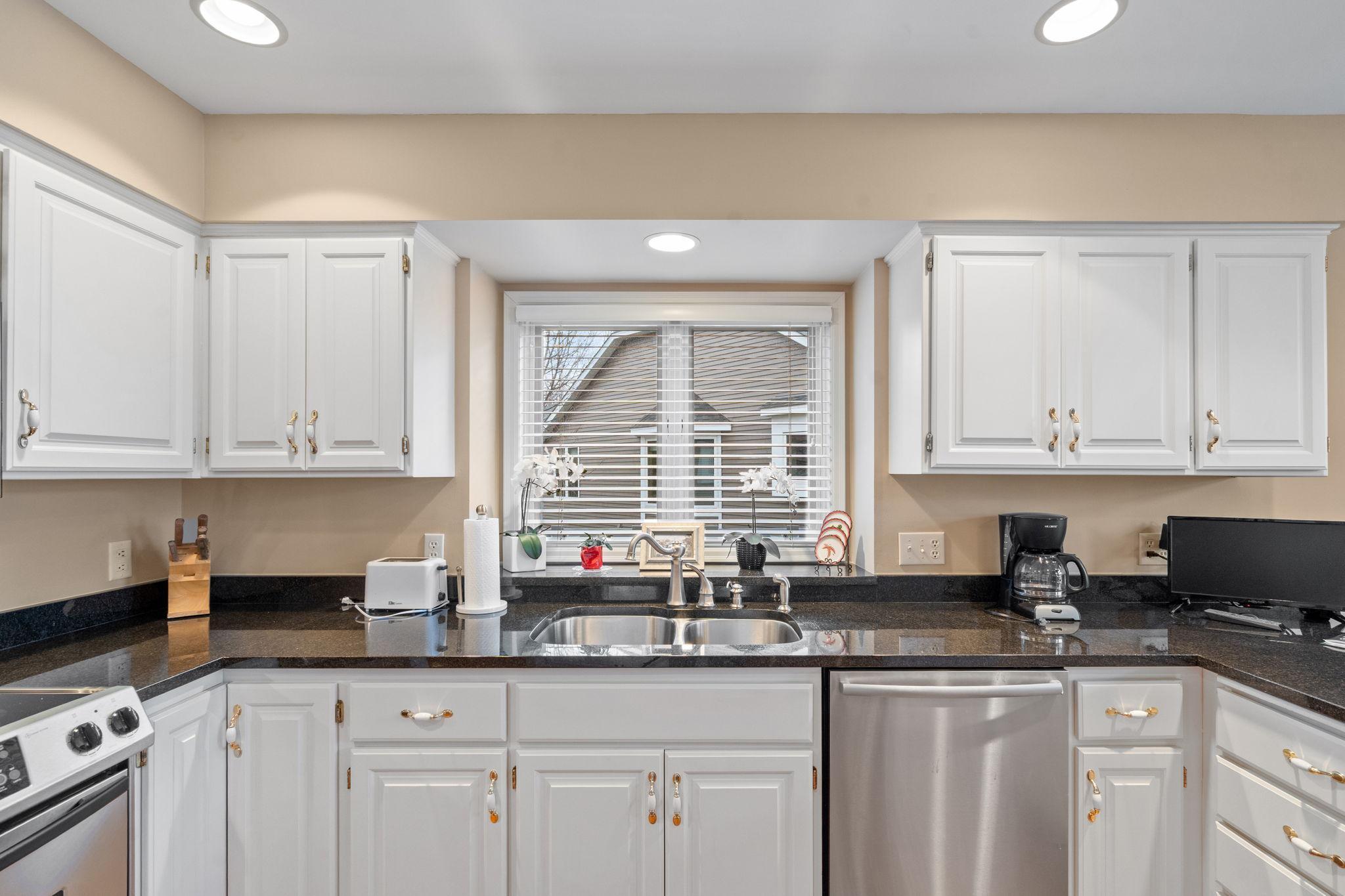 15-web-or-mls-3635 Zanzibar Ln-15.jpg