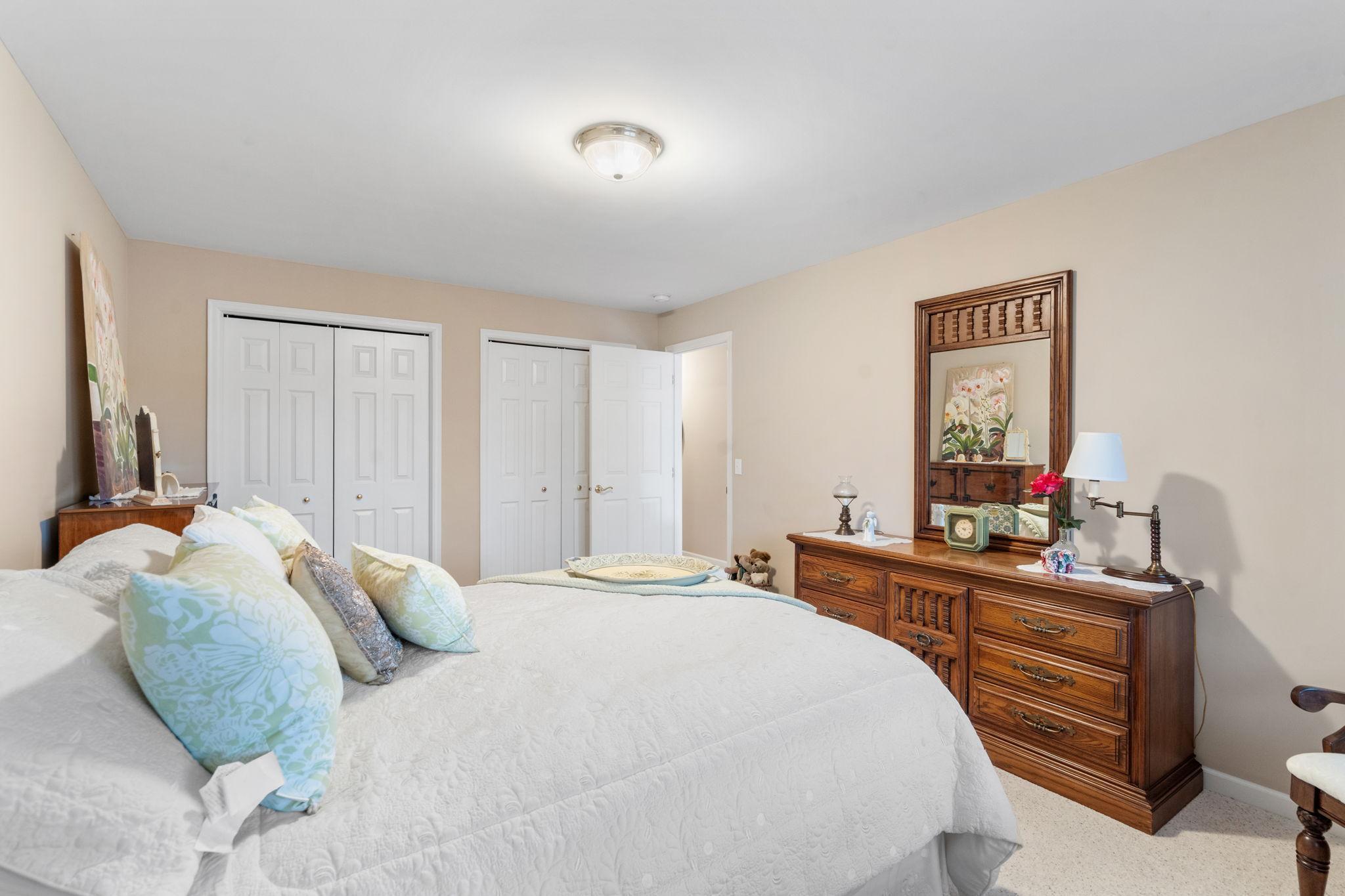 60-web-or-mls-3635 Zanzibar Ln-60.jpg