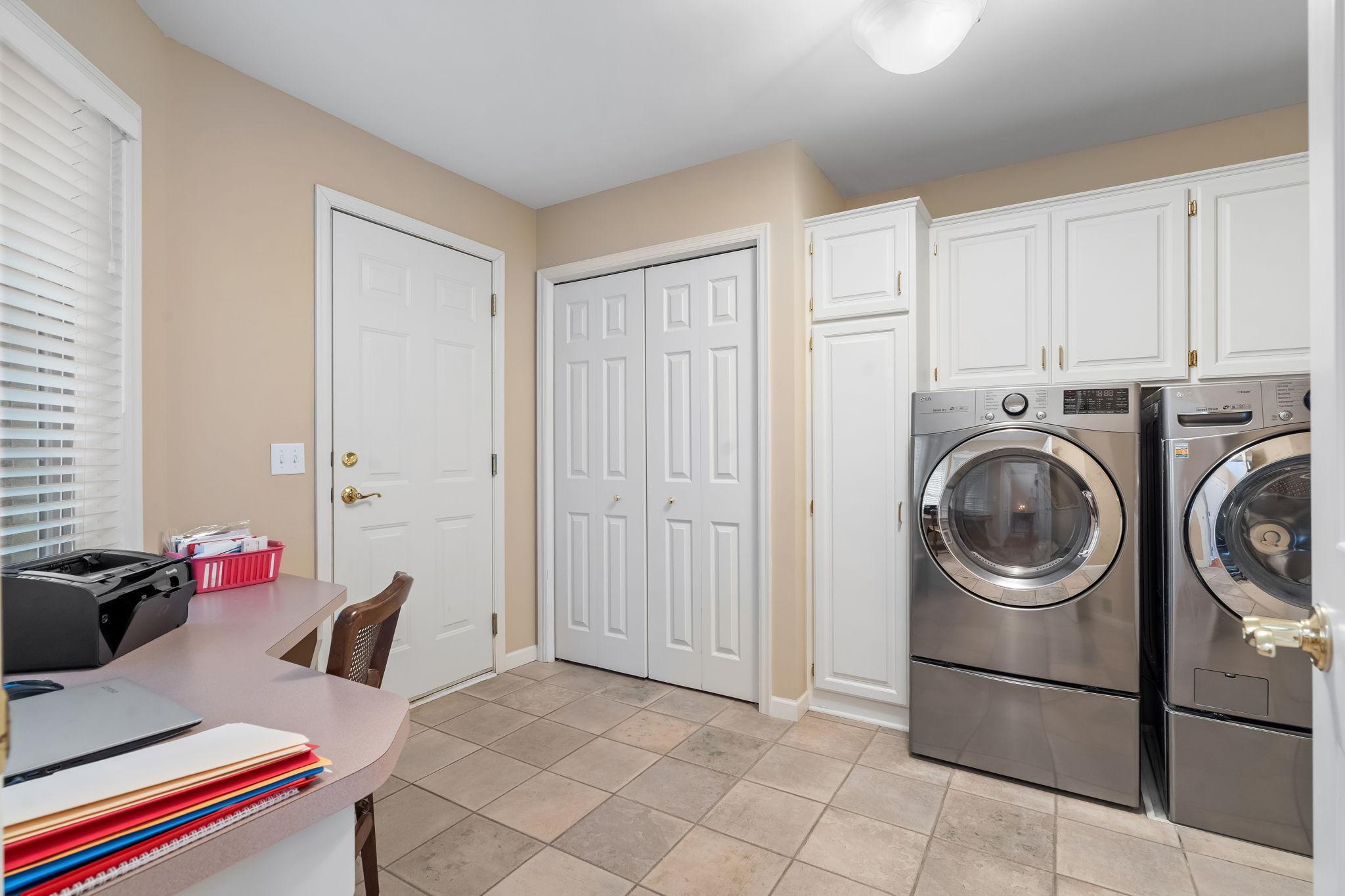 47-web-or-mls-3635 Zanzibar Ln-47.jpg