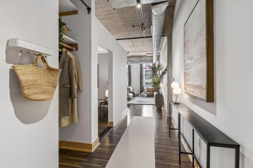 Unit 309 is a cozy retreat in the bustling city. Steps away from some of the best restaurants, sport and concert venues in Minnesota!