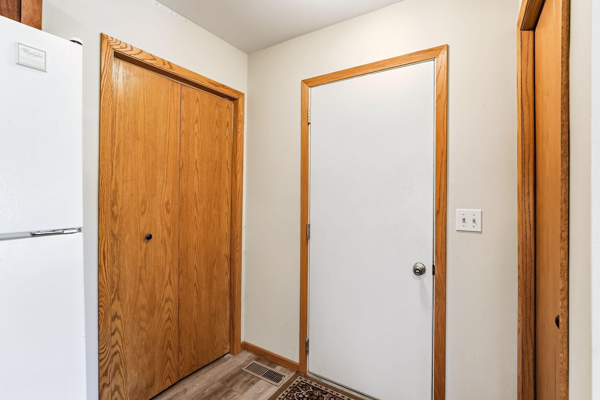 14-web-or-mls-611-85th-Ln-14.jpg