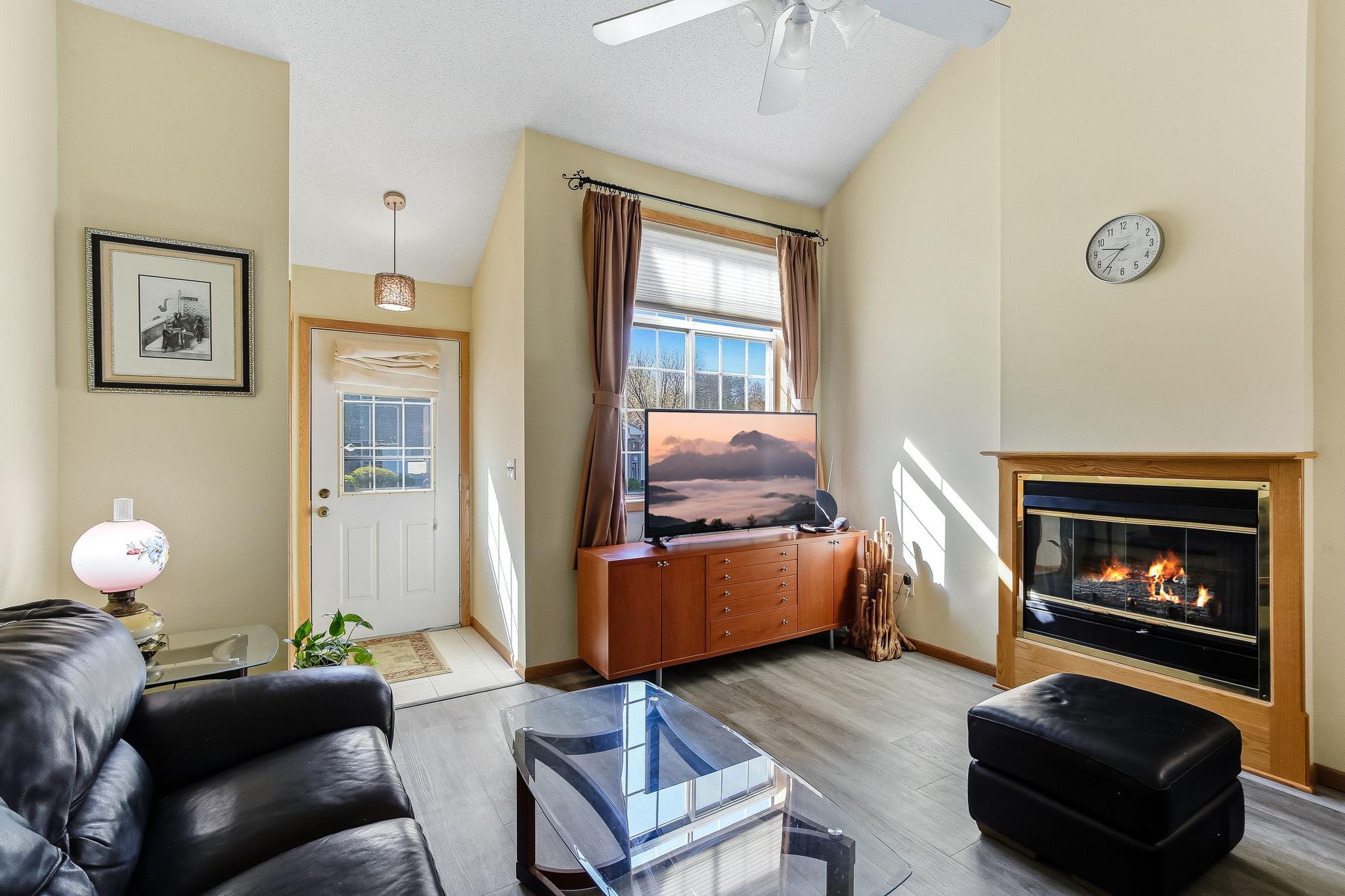 5-web-or-mls-611-85th-Ln-05.jpg