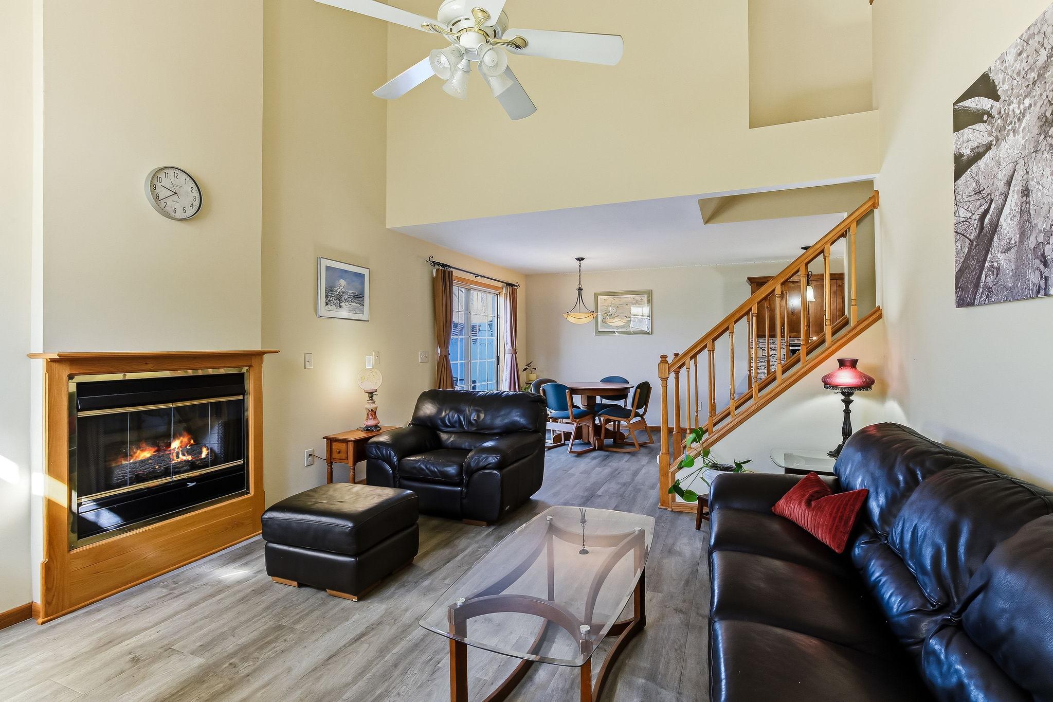 4-web-or-mls-611-85th-Ln-04.jpg