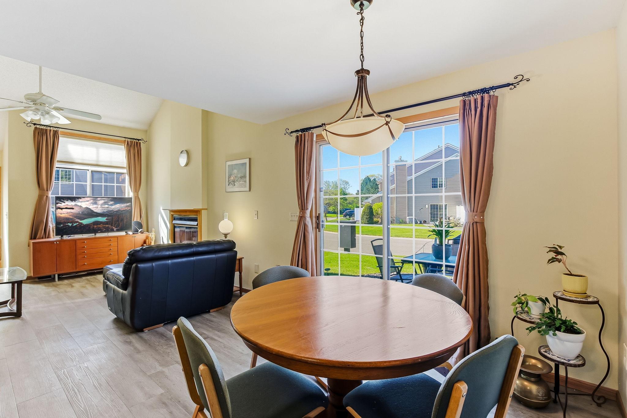 9-web-or-mls-611-85th-Ln-09.jpg