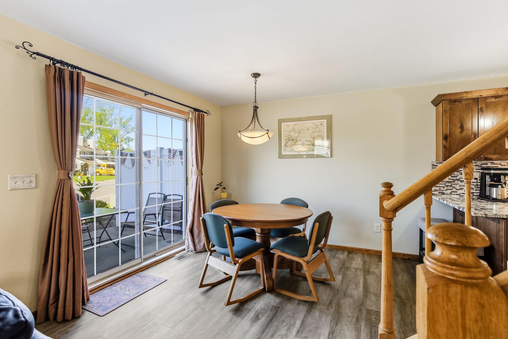 7-web-or-mls-611-85th-Ln-07.jpg