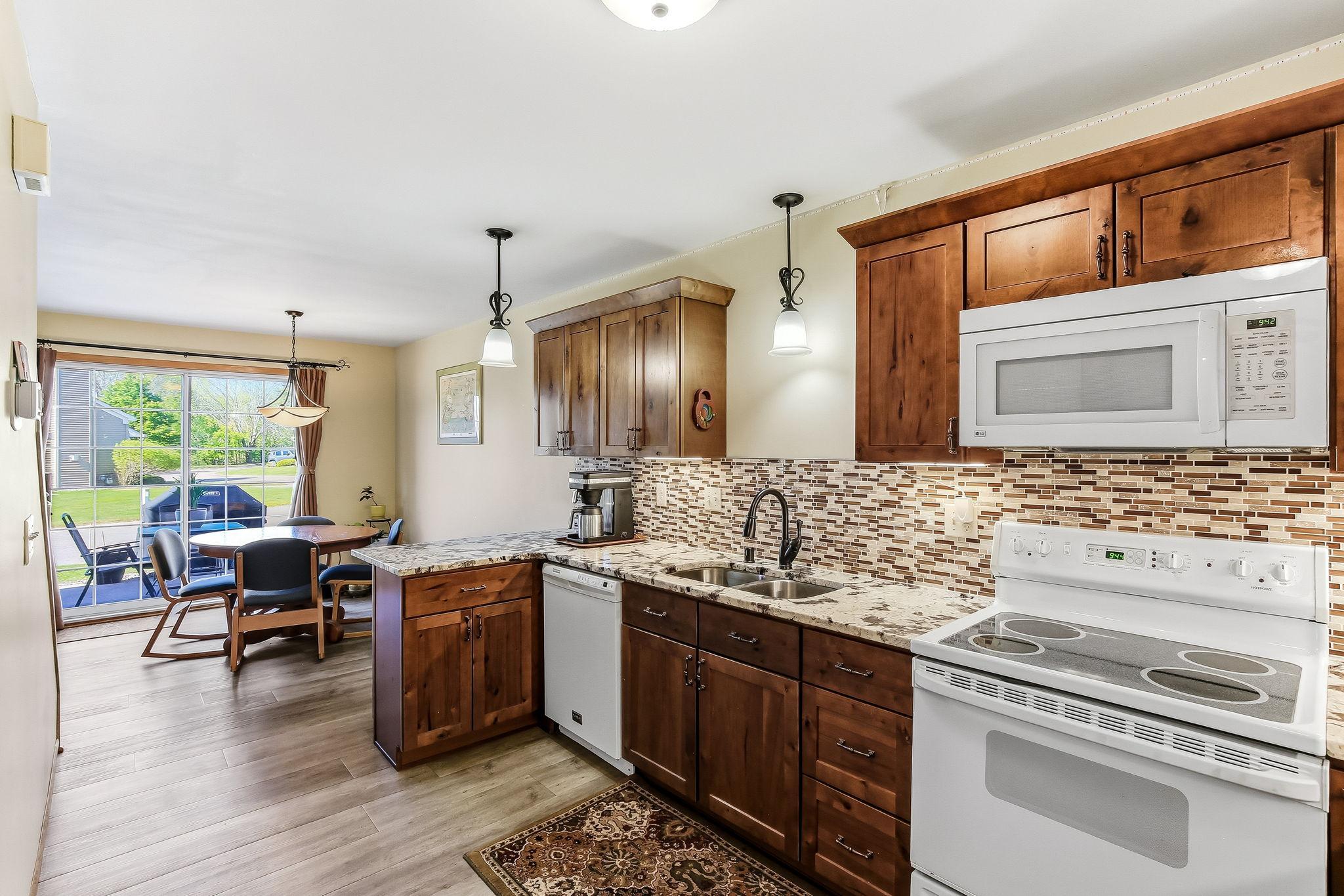 13-web-or-mls-611-85th-Ln-13.jpg