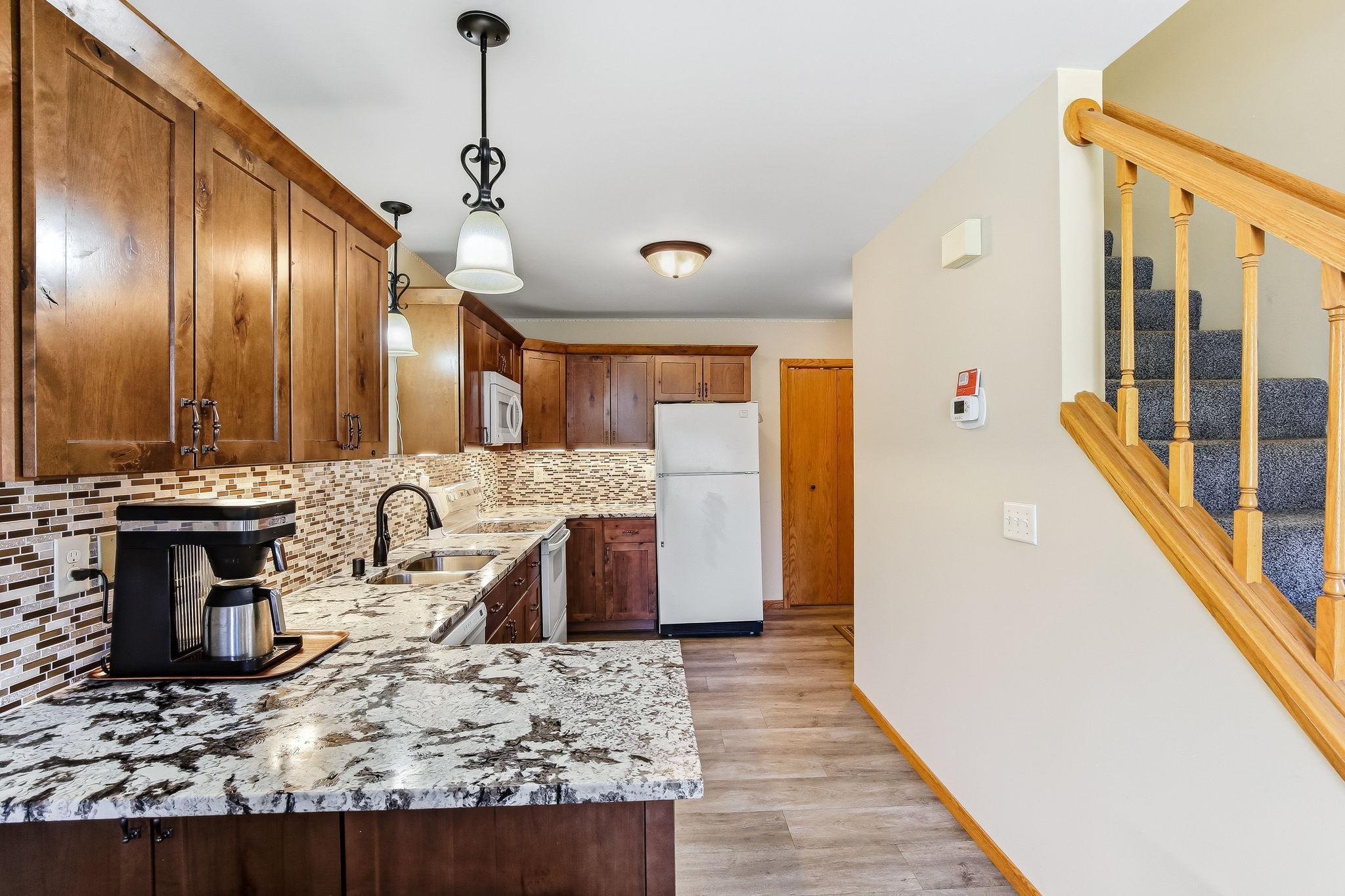 11-web-or-mls-611-85th-Ln-11.jpg