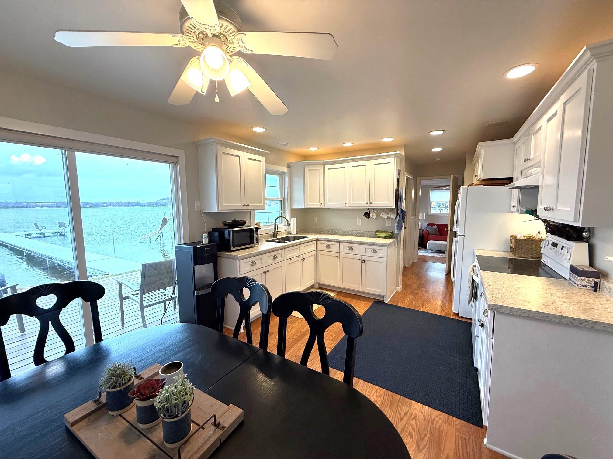 Lakeside Kitchen/Dining