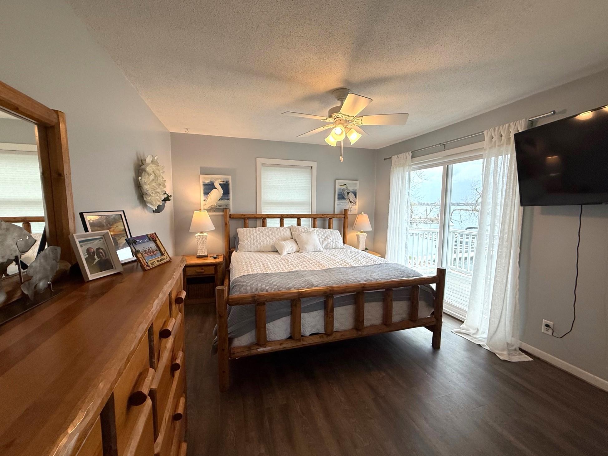 Lakeside Primary Bedroom