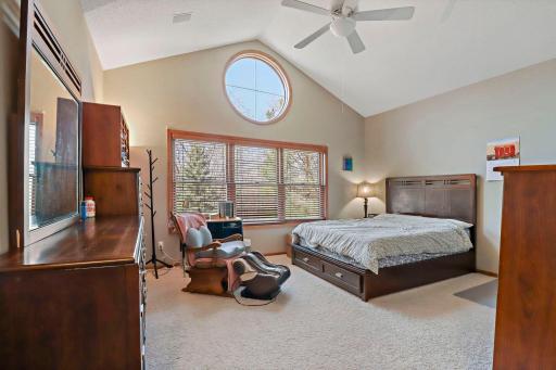 Beautiful Primary ensuite. 513 Willdflower, BV