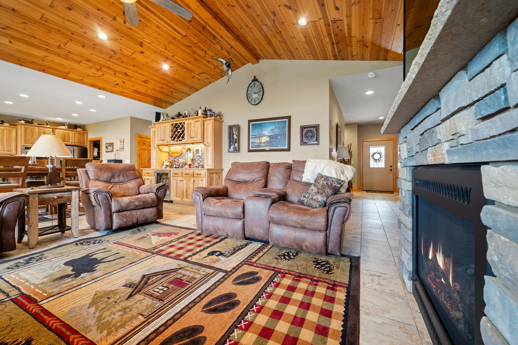 Living Room W/Fireplace