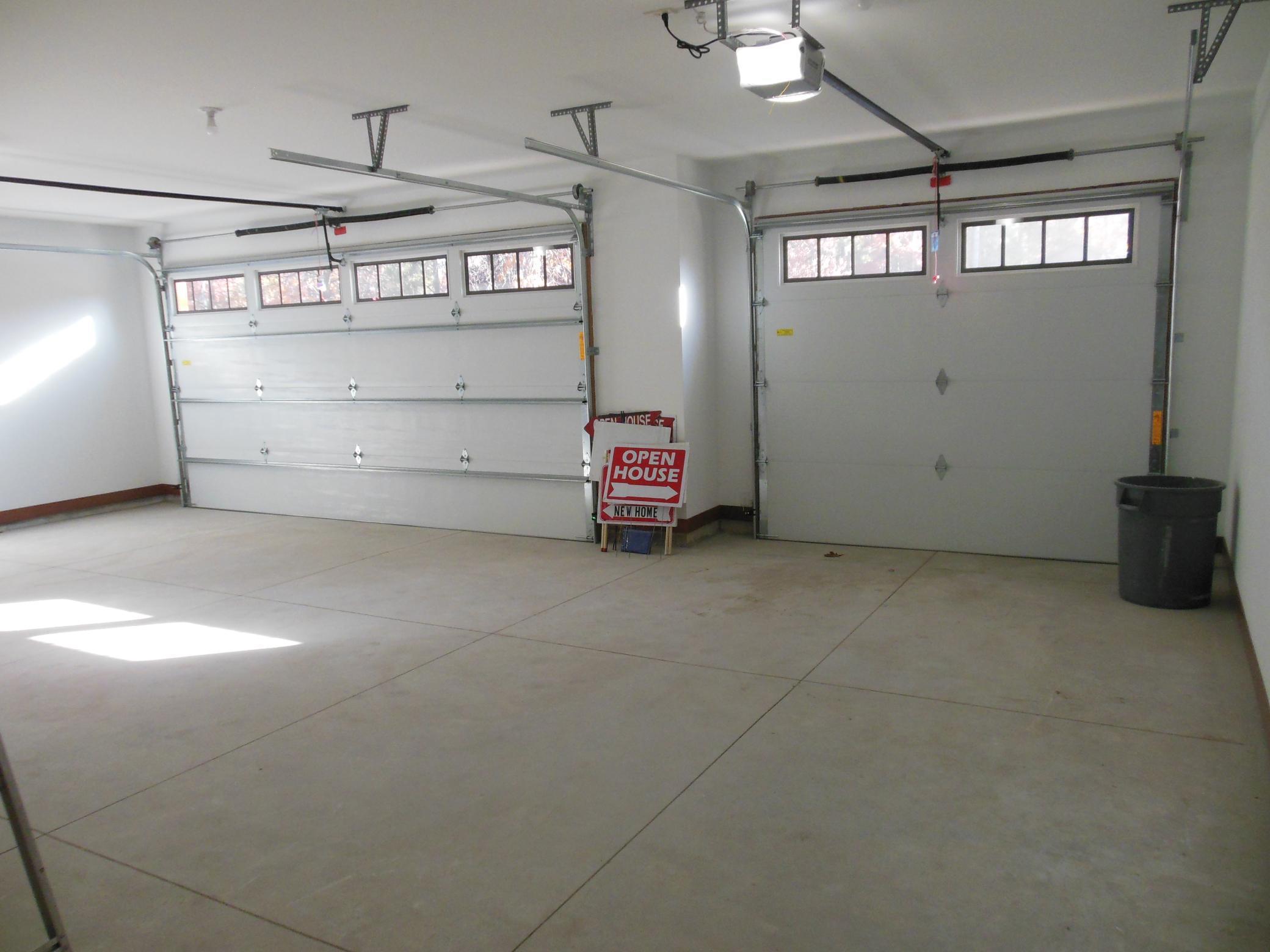 3 Car Garage.jpeg