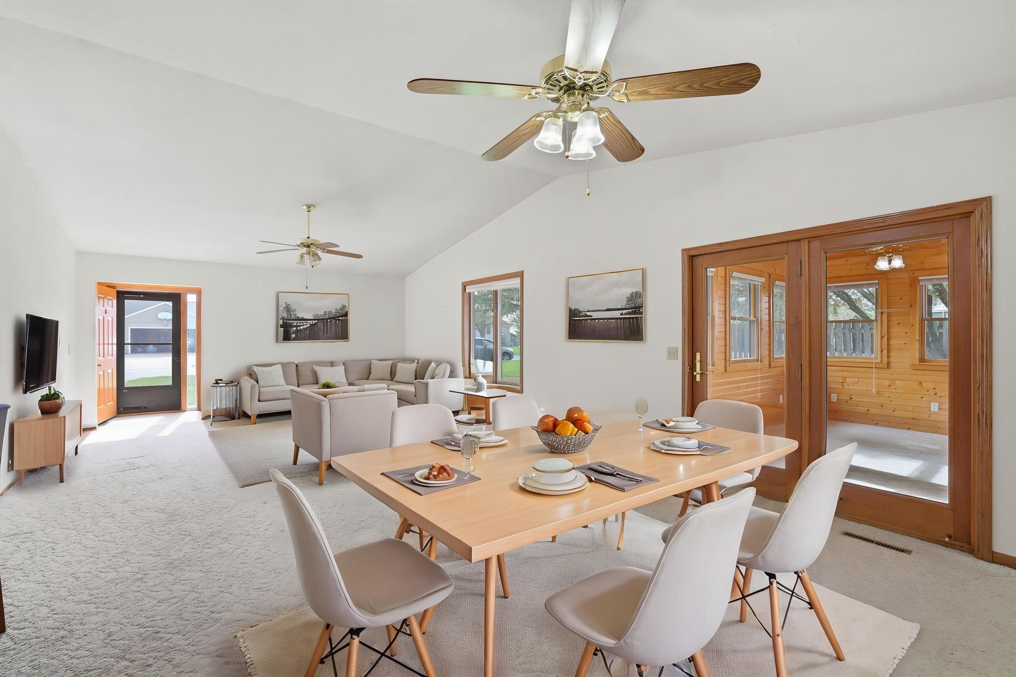 HT8A4604 - Dining Room - Standard - 14.jpg