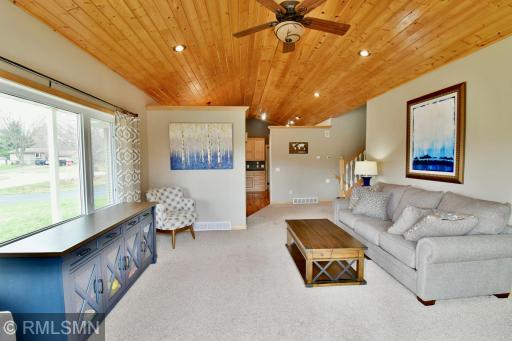 713 Thomas Drive NE, Alexandria, MN 56308