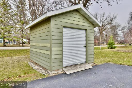 Storage shed! Great to store the mower, snow blower, garden tools, etc!