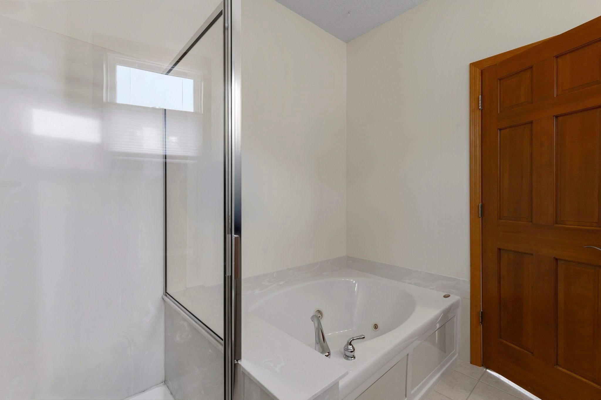 37-web-or-mls-39-print-11116 Goodhue St NE-113.jpg