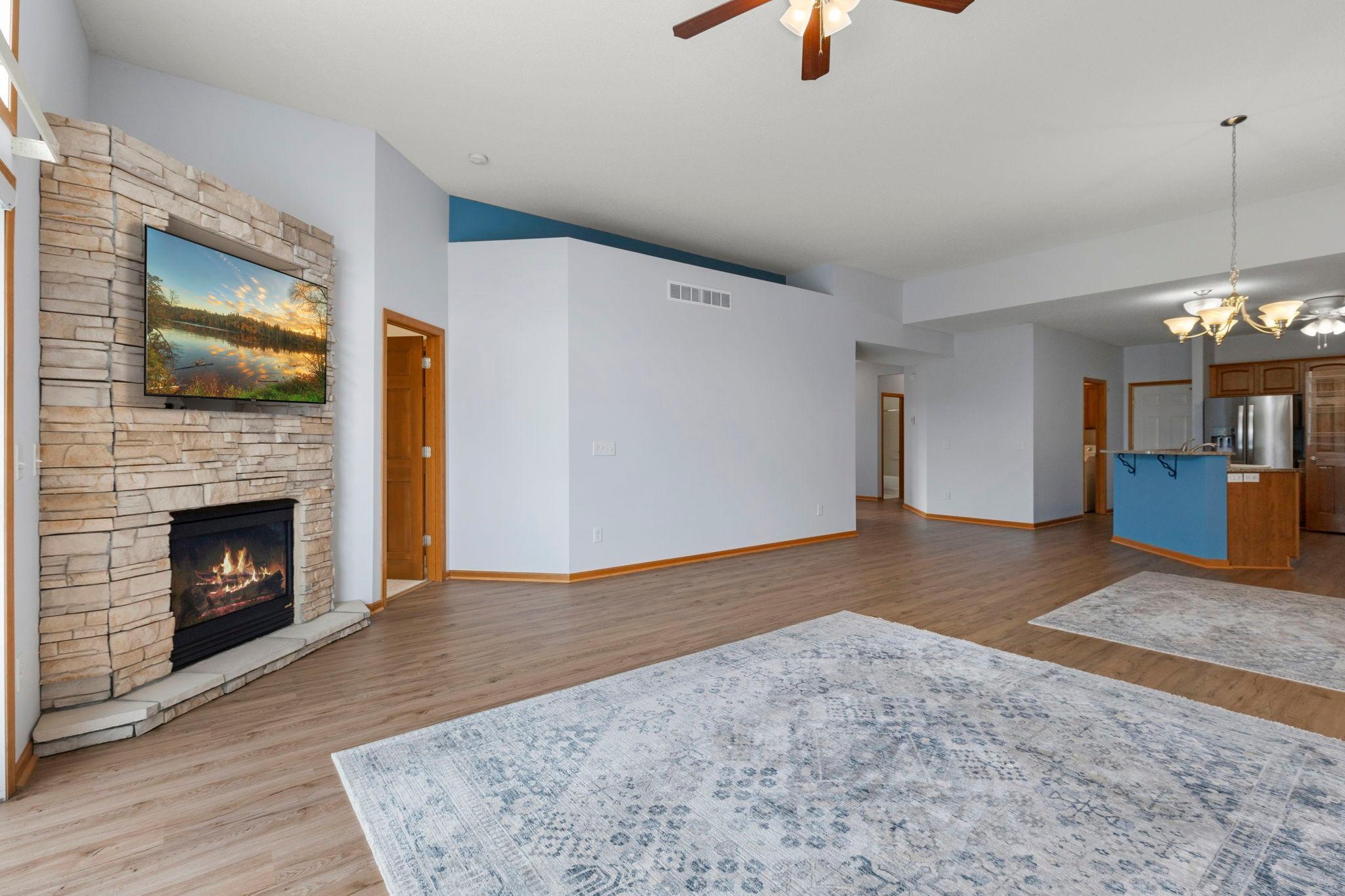 17-web-or-mls-20-print-11116 Goodhue St NE-56.jpg