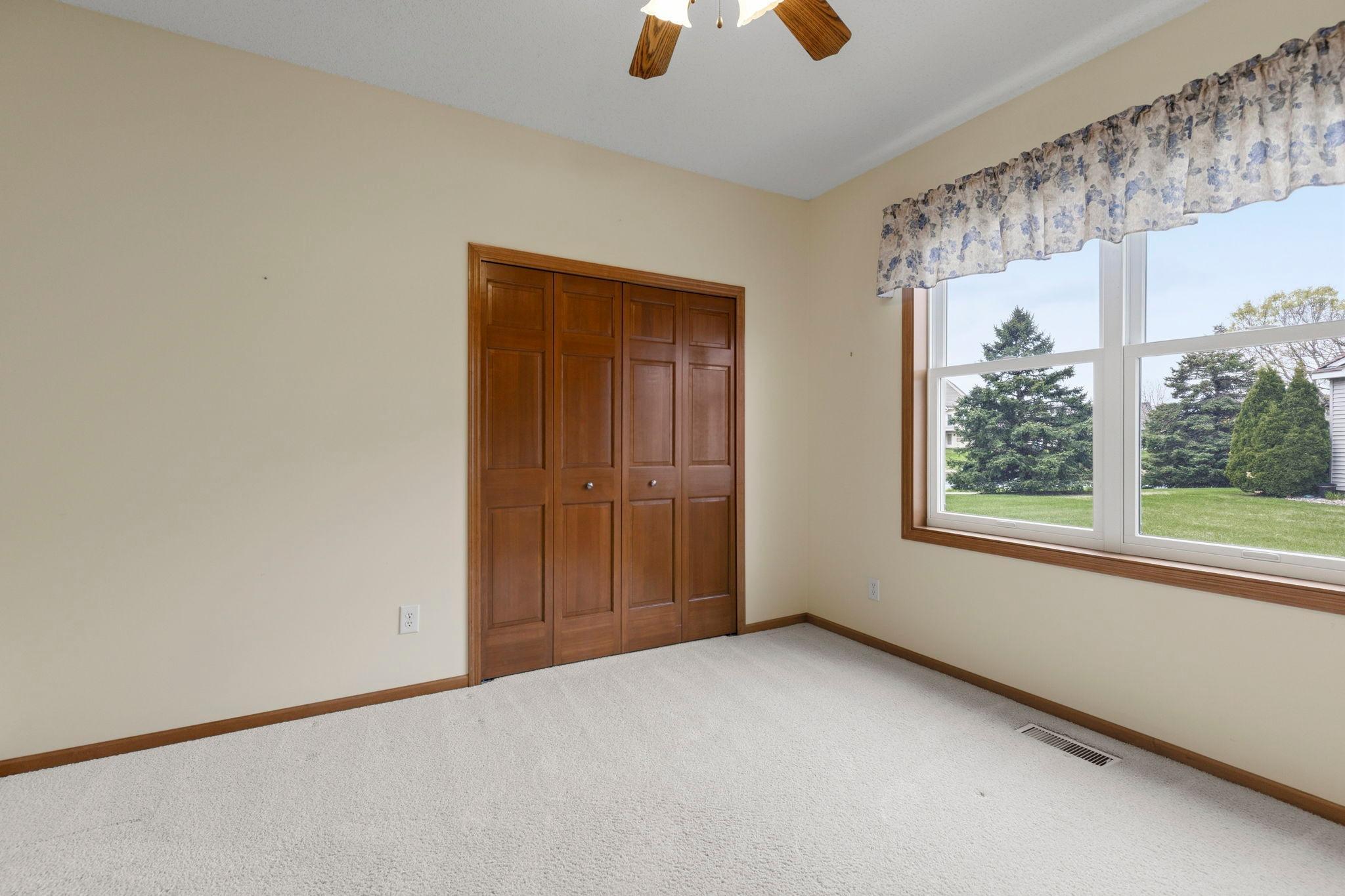 11-web-or-mls-12-print-11116 Goodhue St NE-32.jpg