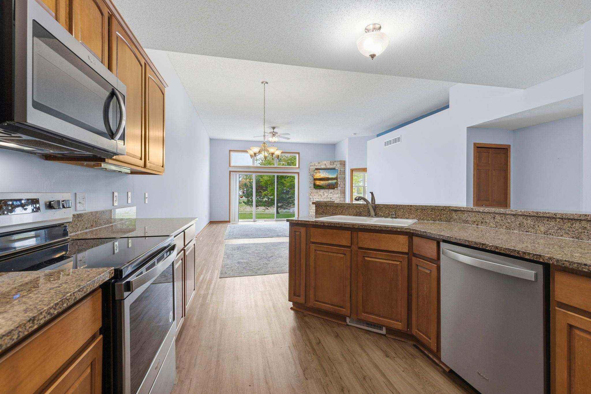22-web-or-mls-25-print-11116 Goodhue St NE-71.jpg