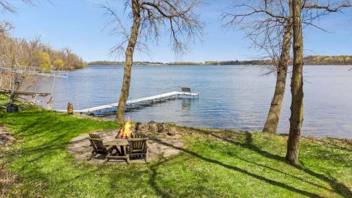 The lakeside firepit awaits your gatherings to roast marshmallows or have a beverage with friends.
