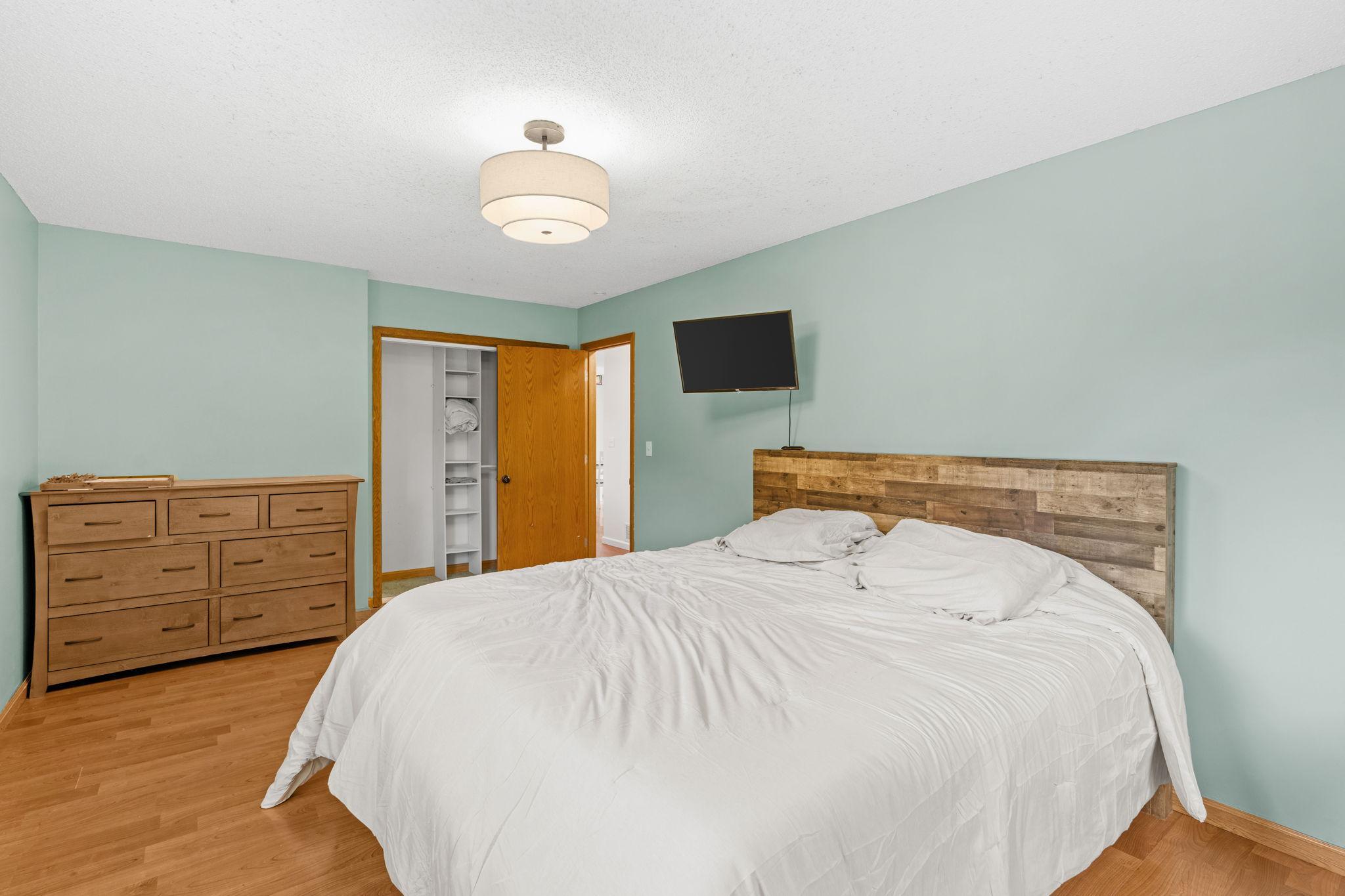 30-web-or-mls-15720 Cicerone Path-30.jpg