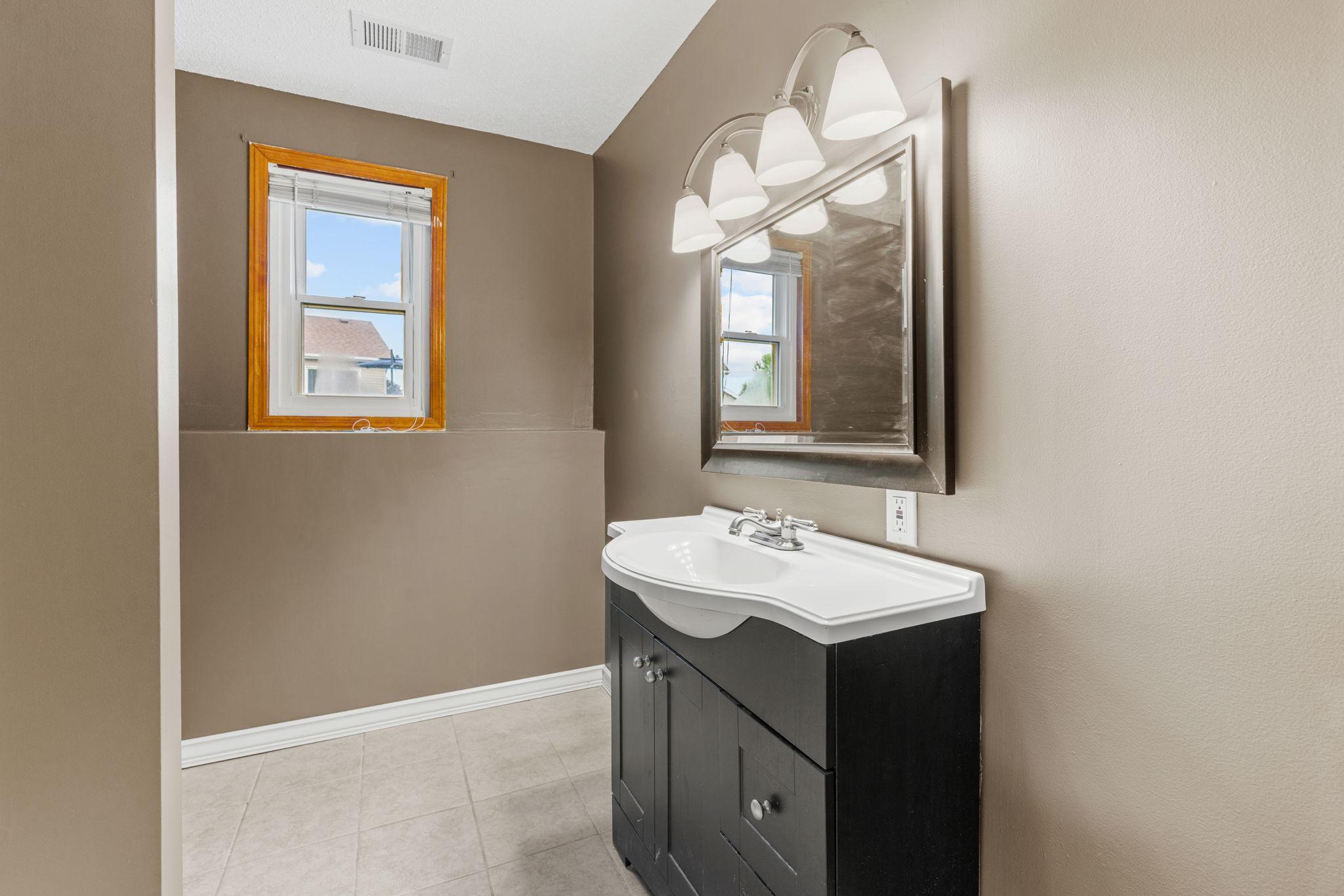 45-web-or-mls-15720 Cicerone Path-45.jpg