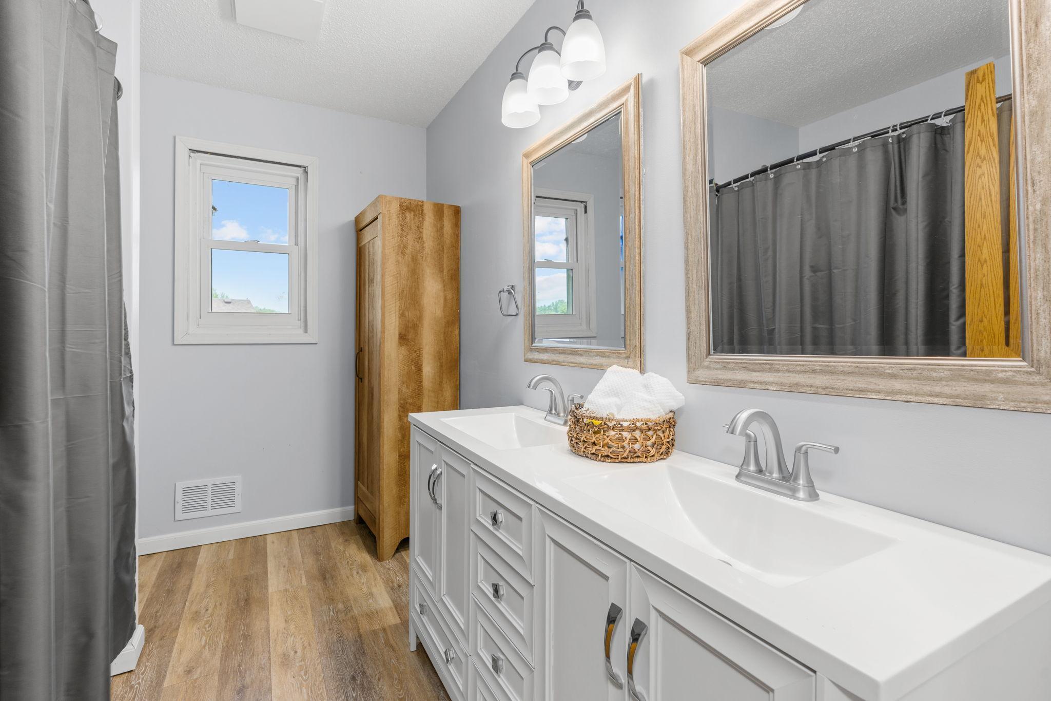 33-web-or-mls-15720 Cicerone Path-33.jpg