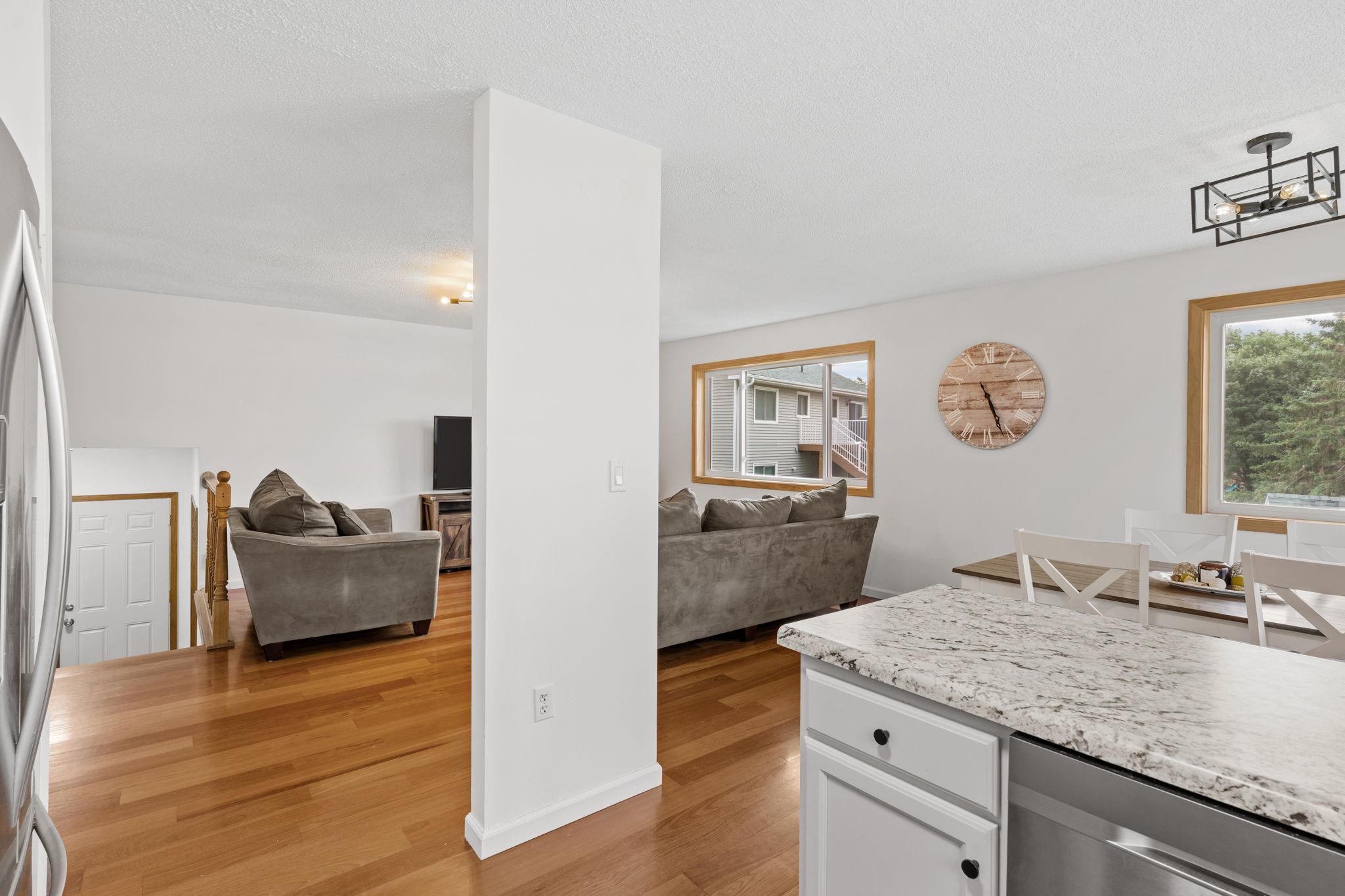 27-web-or-mls-15720 Cicerone Path-27.jpg