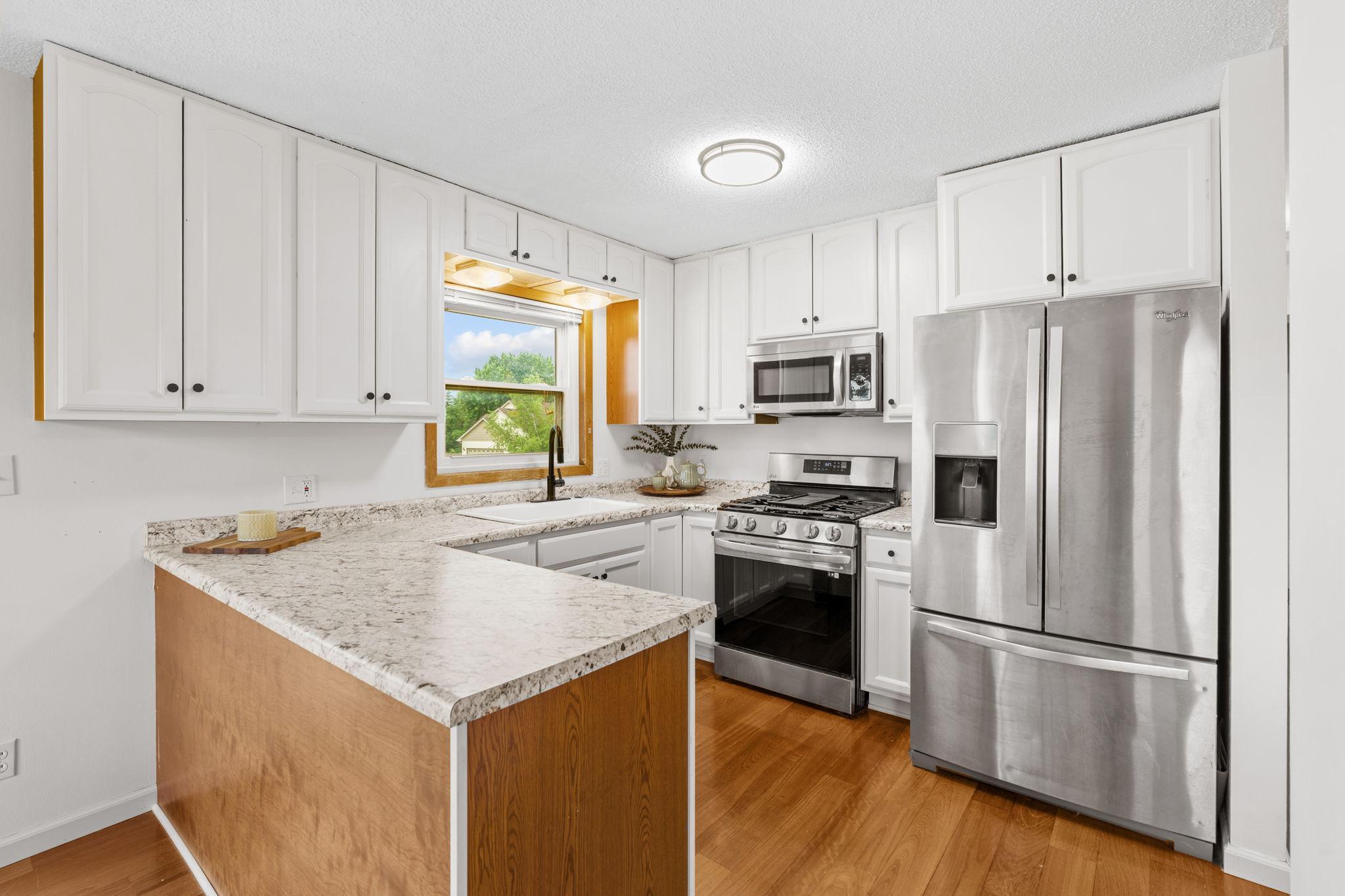 22-web-or-mls-15720 Cicerone Path-22.jpg