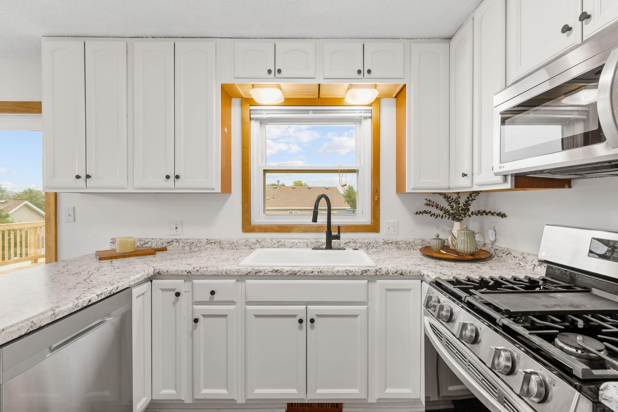 24-web-or-mls-15720 Cicerone Path-24.jpg