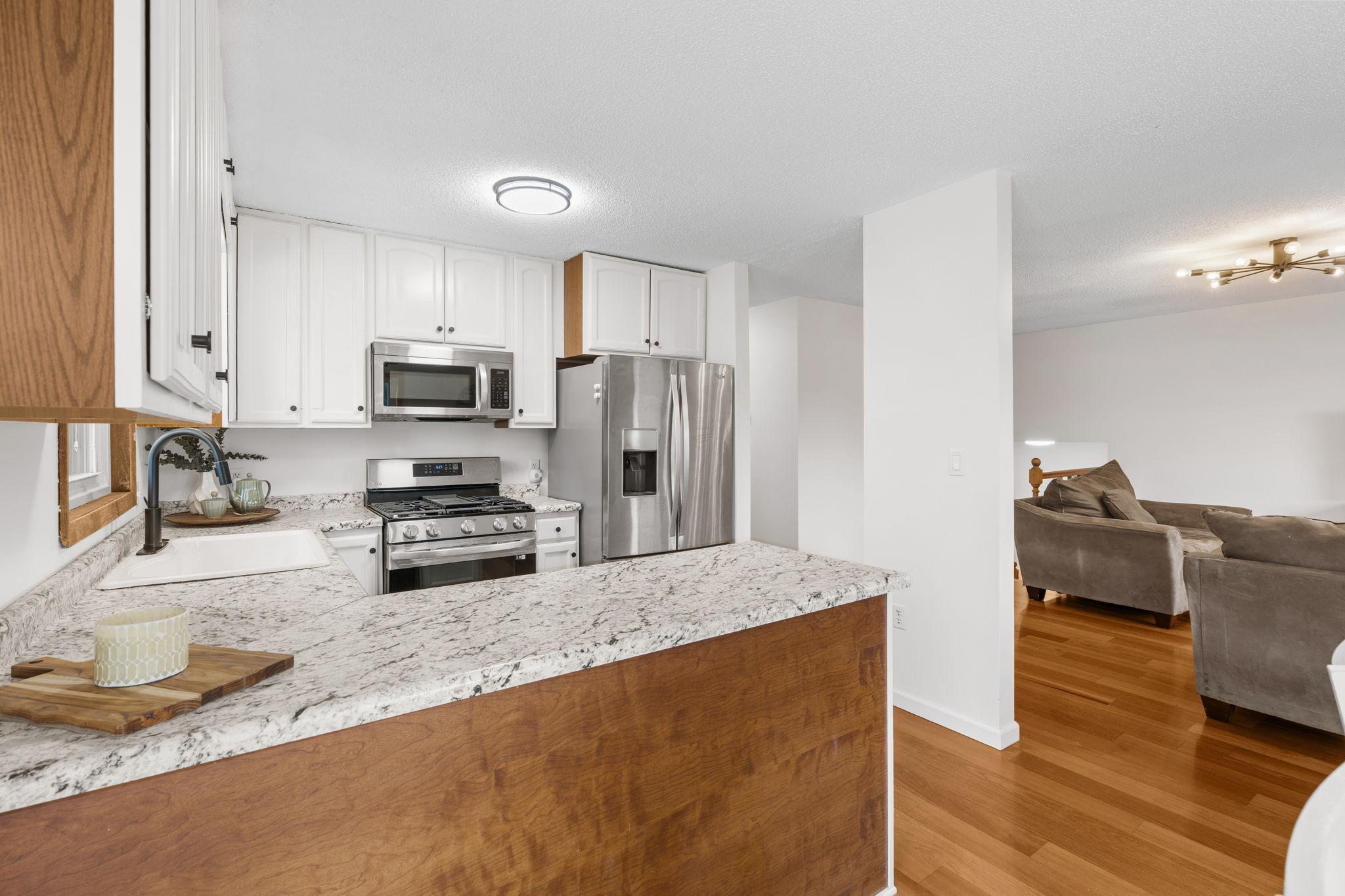 23-web-or-mls-15720 Cicerone Path-23.jpg