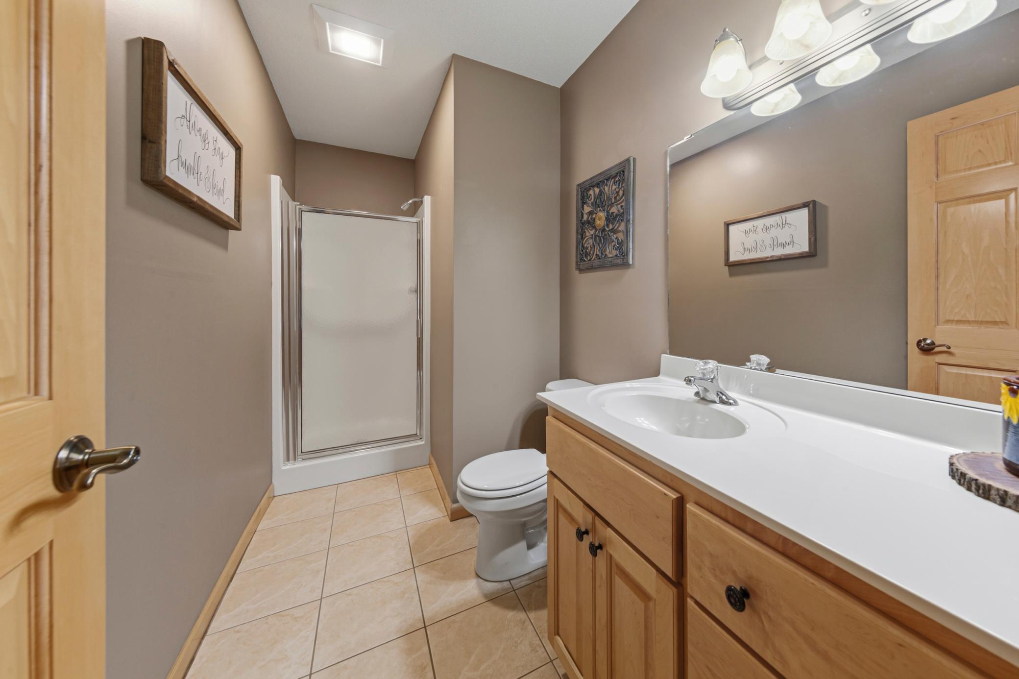 8 bathroom.jpg