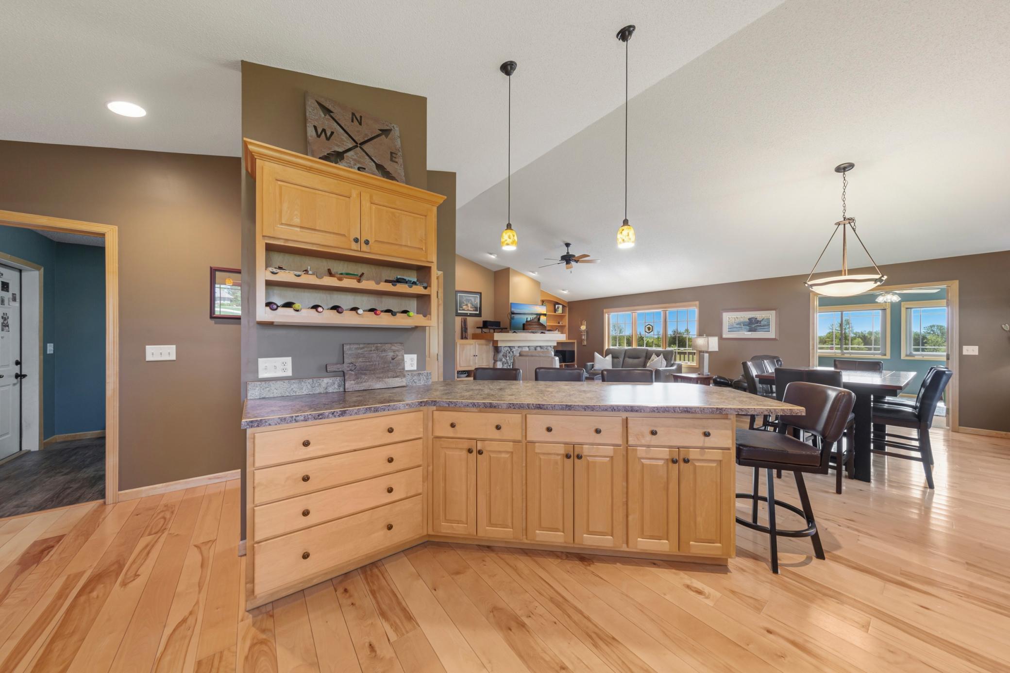 15 kitchen.jpg
