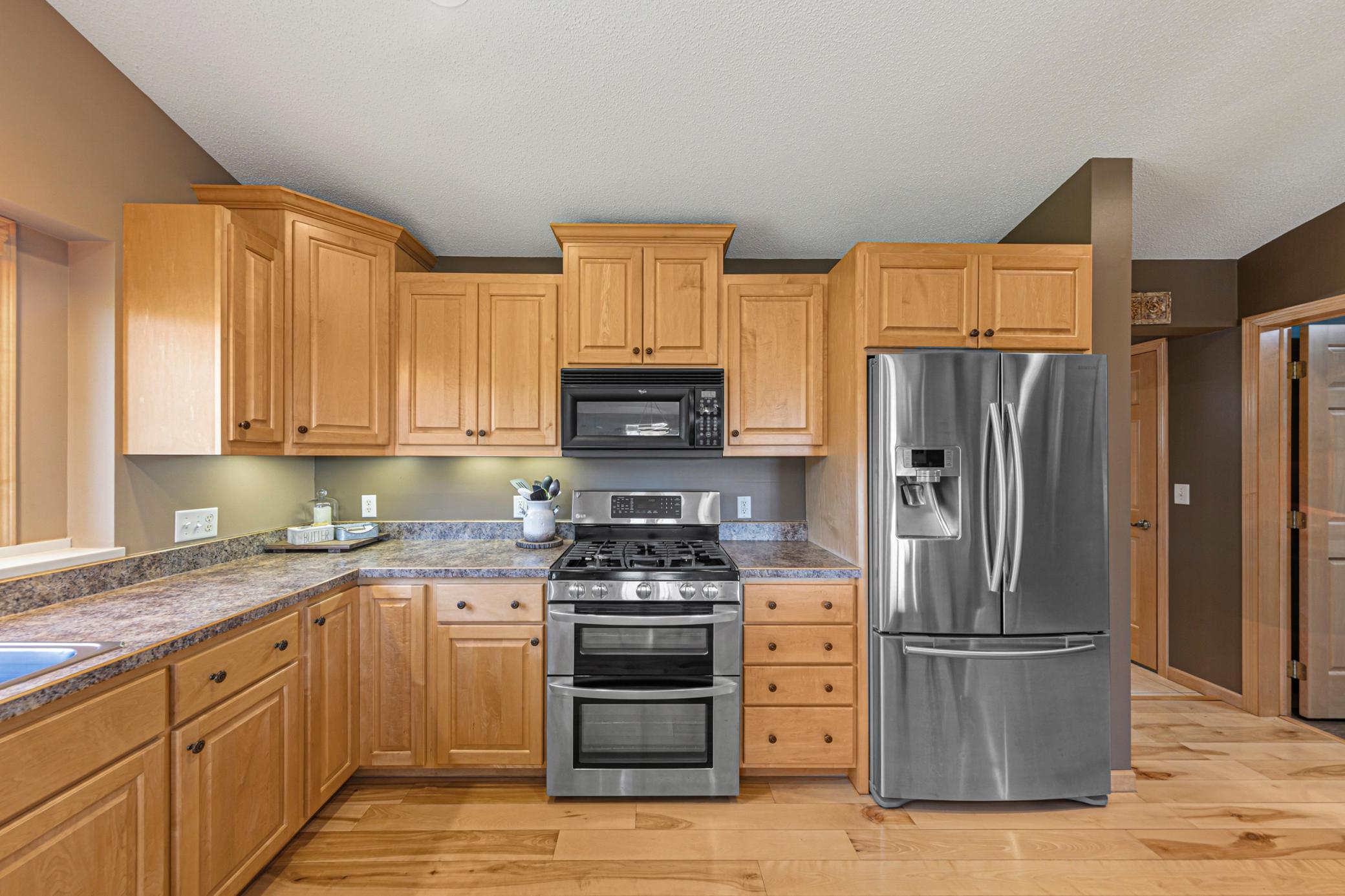 11 kitchen.jpg