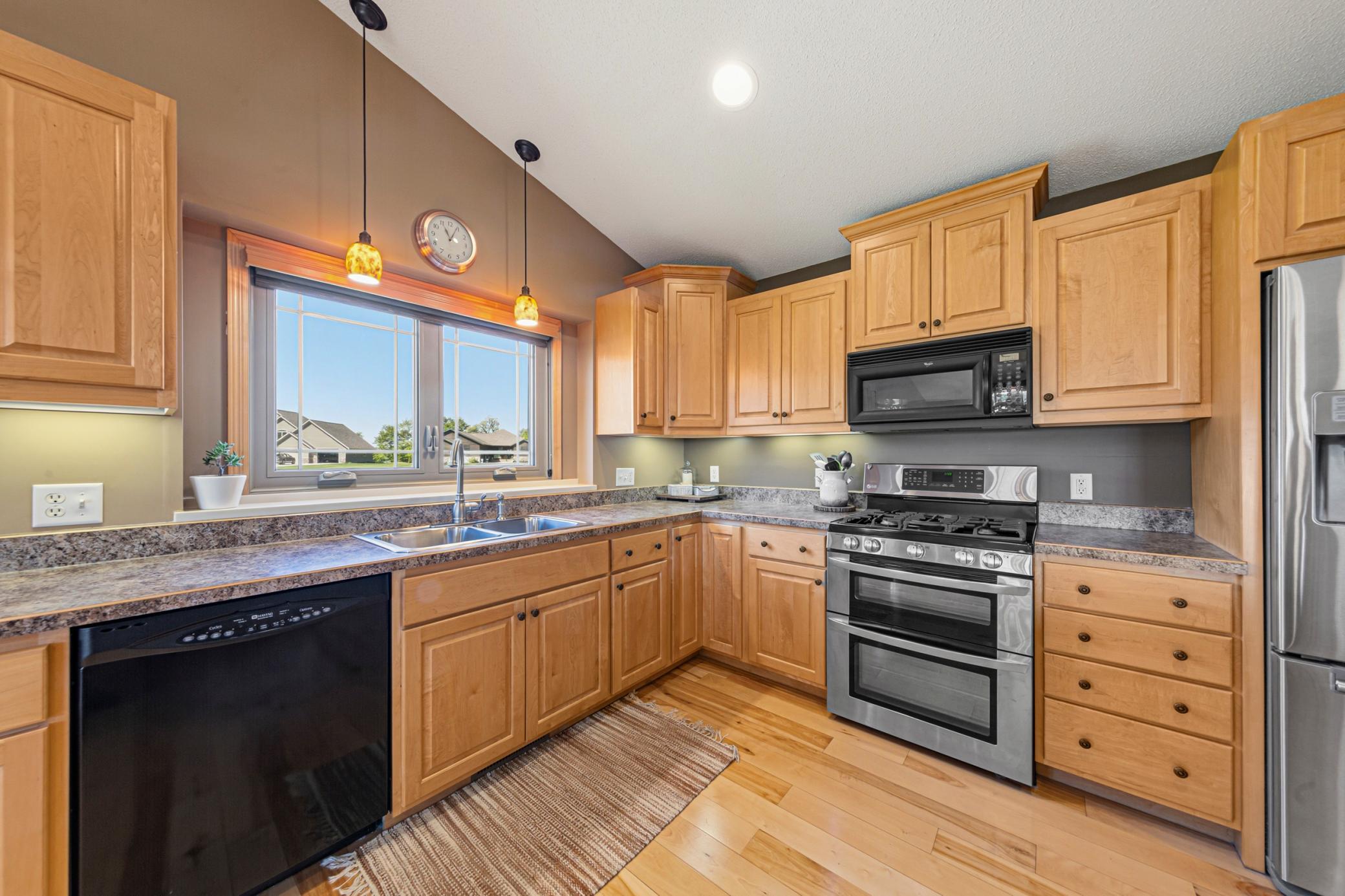 12 kitchen.jpg