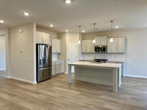 20050 Glarus Lane, Lakeville, MN 55044