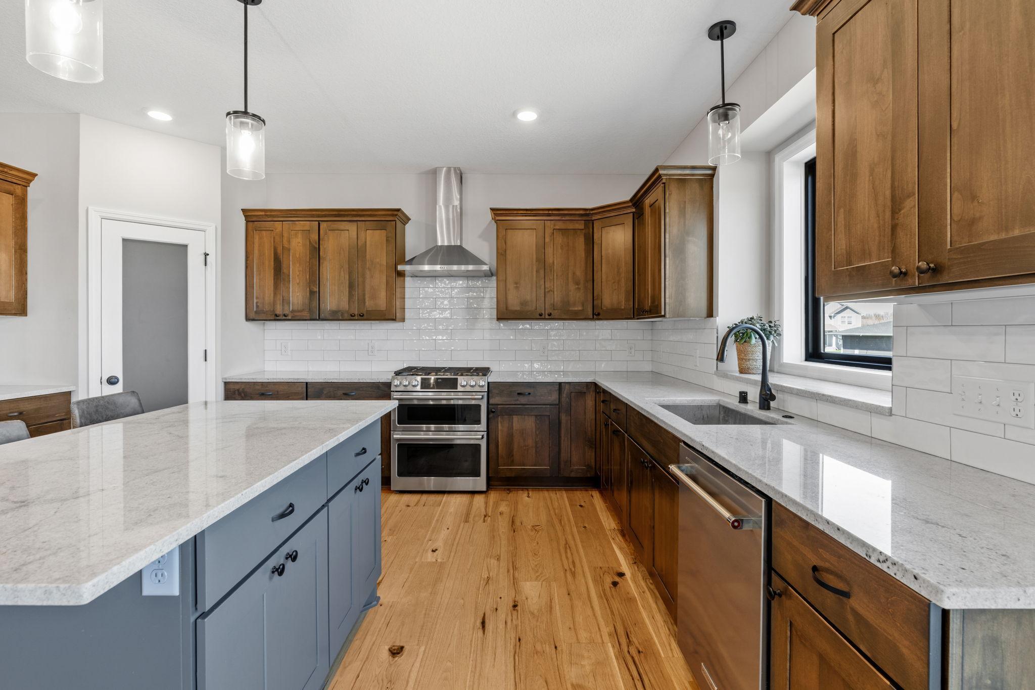 46-web-or-mls-4730 Maas Ct-46.jpg