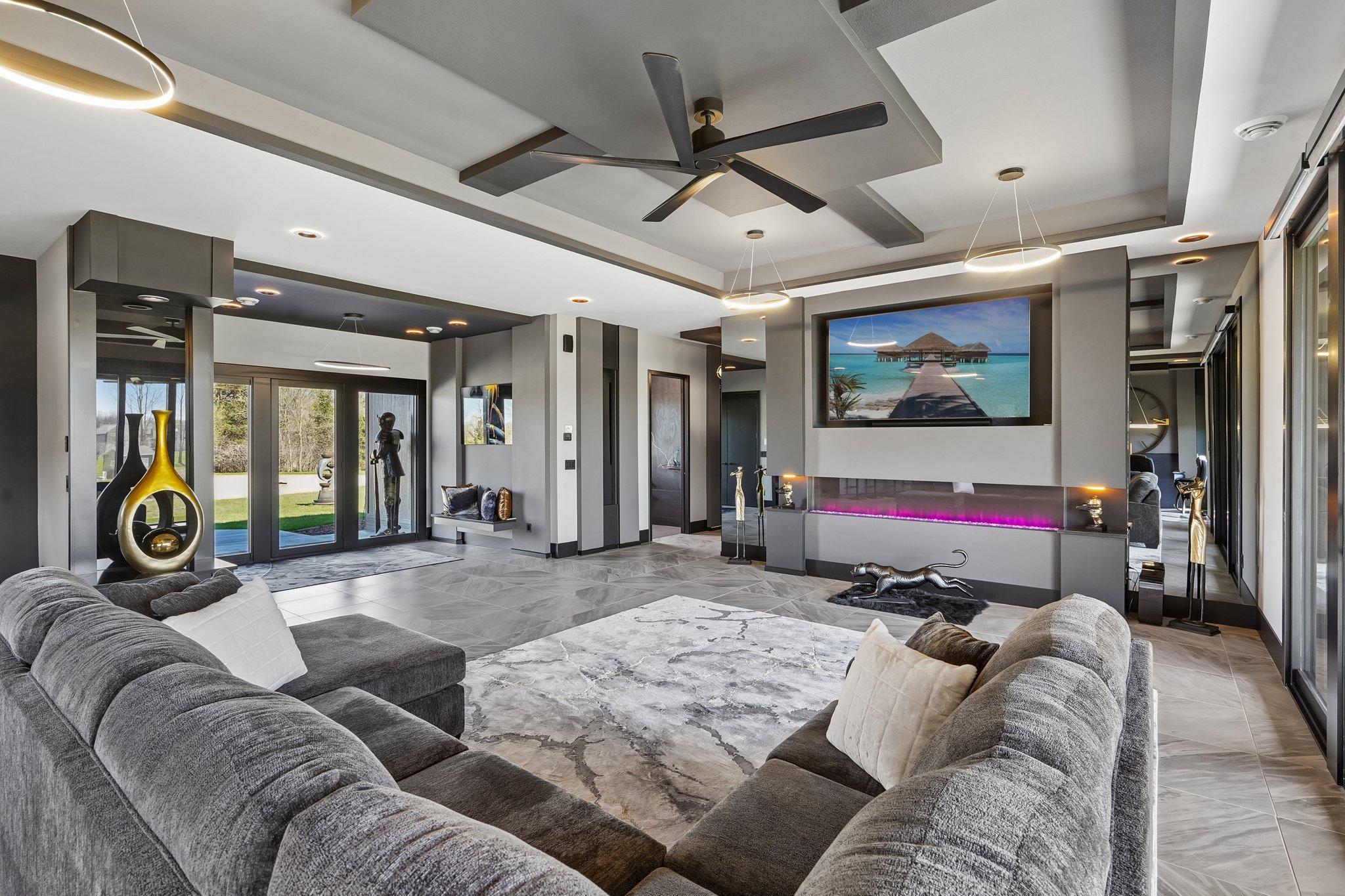 14-web-or-mls-Hilo Court-S2504-014.jpg