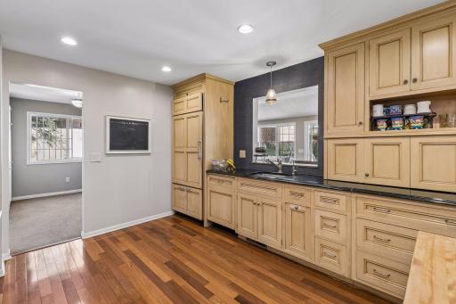 1212 Balsam Trail E, Eagan, MN 55123