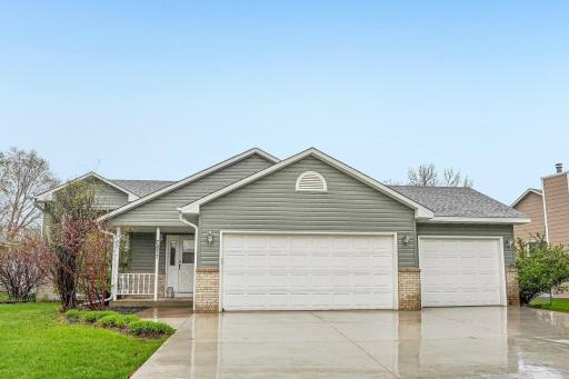 7877 18th Street N, Saint Paul, MN 55128