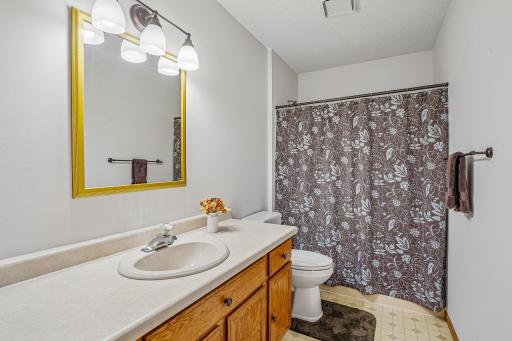 7877 18th Street N, Saint Paul, MN 55128