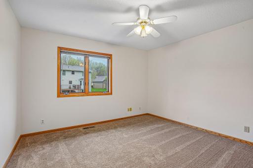 7877 18th Street N, Saint Paul, MN 55128