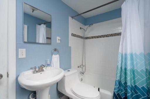 1255 County Road C E, Maplewood, MN 55109